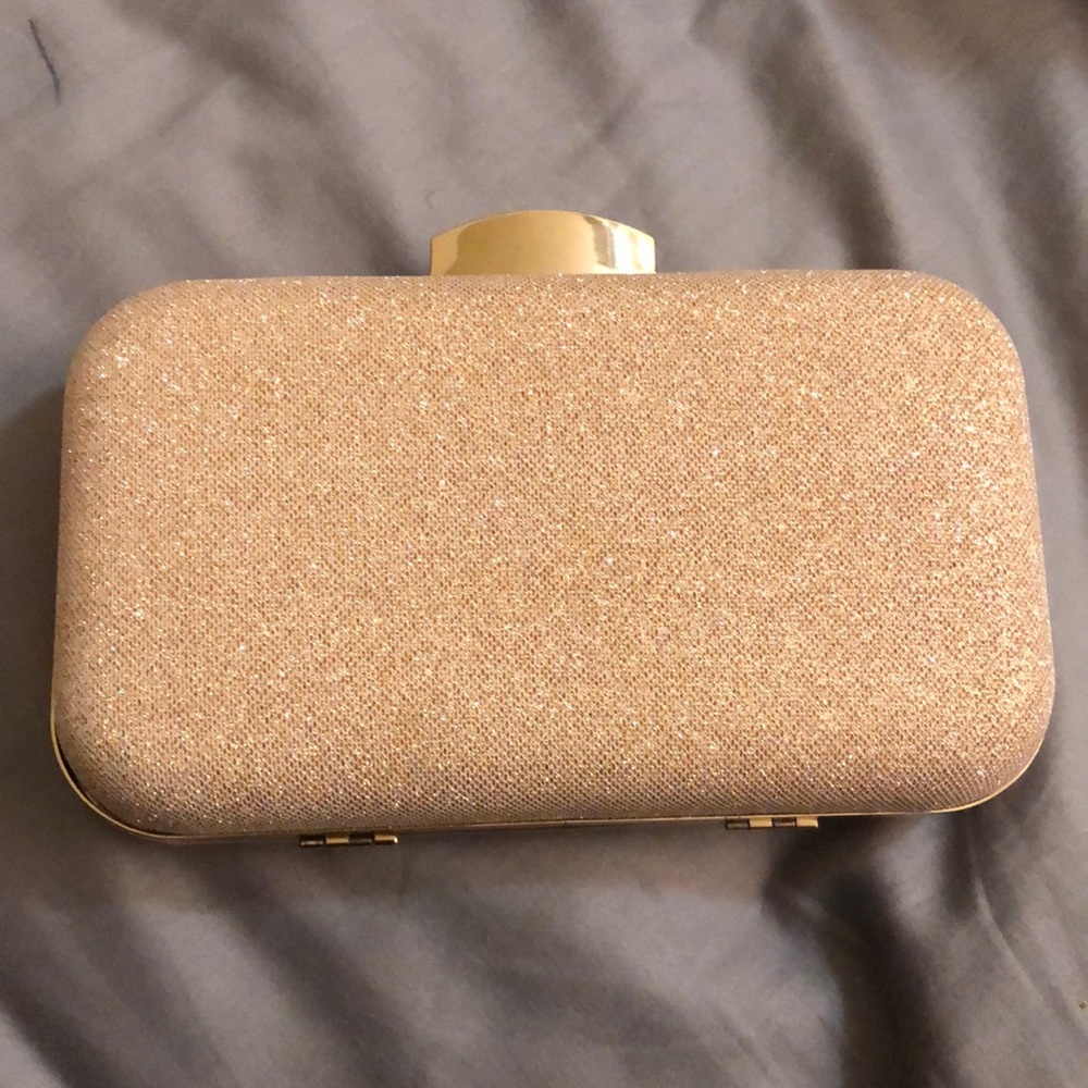 Sparkling clutch